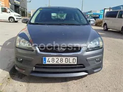 Negro Usado 2005 Ford Focus Sport Berlina | 3290 € (Precio justo)