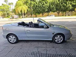 Gris / plata Usado 2000 Renault Mégane Cabriolet Dynamique Descapotable | 2500 €