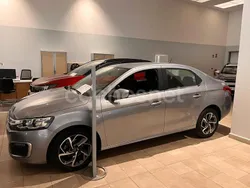 Gris / plata Usado 2020 Citroën C-Elysee I Shine Berlina | 10.995 € (Un poco caro)