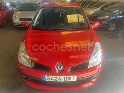 Rojo Usado 2006 Renault Clio II Expression Berlina | 2850 € (Precio justo)