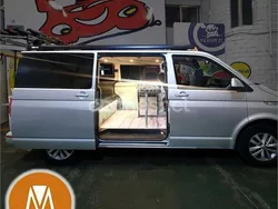 Gris / plata Usado 2021 VW Caravelle Monovolumen | 40.000 € (Un poco caro)