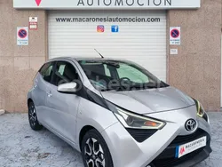 Gris / plata Usado 2019 Toyota Aygo X-play Utilitario | 9990 € (Precio justo)