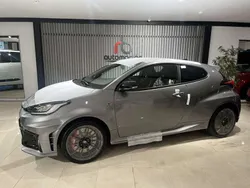 Gris Nuevo 2024 Toyota Yaris Utilitario | 53.990 €