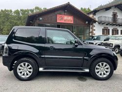 Negro Usado 2010 Mitsubishi Montero Motion SUV | 28.999 € (Caro)