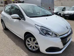 Blanco Usado 2020 Peugeot 208 Active Utilitario | 12.500 € (Precio justo)