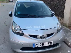 Gris / plata Usado 2008 Toyota Aygo Live Utilitario | 3700 € (Precio justo)