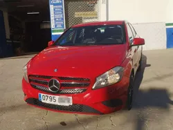 Rojo Usado 2014 Mercedes A180 Edition Utilitario | 12.500 € (Precio justo)