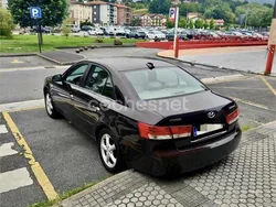 Violeta / lila Usado 2006 Hyundai Sonata Style Berlina | 4000 € (Precio justo)