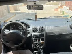 Gris / plata Usado 2007 Dacia Logan Lauréate Berlina | 3500 € (Precio justo)
