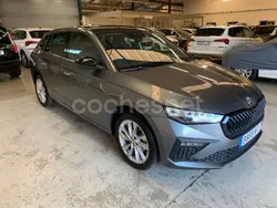 Gris / plata Usado 2024 Skoda Scala Utilitario | 22.490 € (Un poco caro)