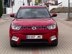 Rojo Usado 2017 Ssangyong (KGM) Tivoli Limited SUV | 9999 €