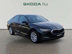Negro Usado 2024 Skoda Octavia Selection Berlina | 23.990 € (Precio justo)