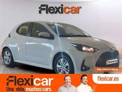 Blanco Usado 2022 Toyota Yaris Hybrid Active Utilitario | 16.190 € (Super precio)
