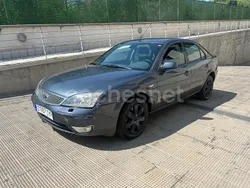 Gris / plata Usado 2004 Ford Mondeo Ghia Berlina | 1200 € (Super precio)