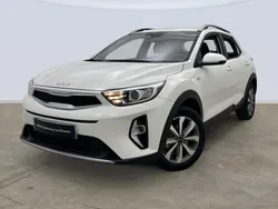 Blanco Usado 2024 Kia Stonic SUV | 18.995 € (Un poco caro)