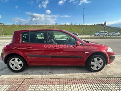 Granate Usado 2006 Renault Mégane II Dynamique Berlina | 3999 € (Precio justo)