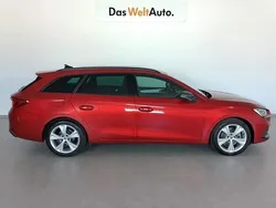 Rojo Usado 2024 Seat Leon ST FR Familiar | 26.000 € (Precio justo)