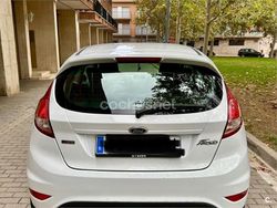 Blanco Usado 2013 Ford Fiesta Sport Utilitario | 5200 € (Precio justo)