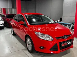 Rojo Usado 2013 Ford Focus Trend Berlina | 7500 € (Precio justo)
