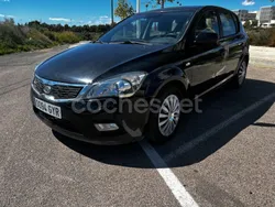 Negro Usado 2010 Kia Ceed Active Berlina | 4500 € (Buen precio)