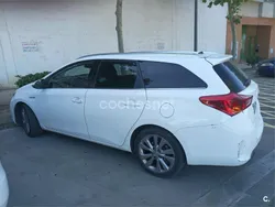 Blanco Usado 2015 Toyota Auris Hybrid Advance Familiar | 13.800 € (Precio justo)