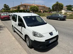 Blanco Usado 2009 Peugeot Partner Tepee Outdoor Monovolumen | 5999 € (Precio justo)