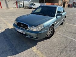 Gris / plata Usado 2004 Hyundai Sonata GLS Berlina | 1990 €