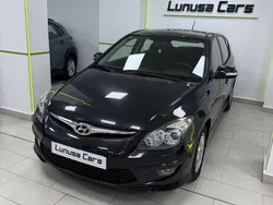 Negro Usado 2011 Hyundai i30 Comfort Utilitario | 5490 € (Precio justo)