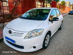 Blanco Usado 2010 Toyota Auris Berlina | 6850 € (Un poco caro)