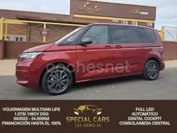 Rojo Usado 2023 VW Multivan Life Monovolumen | 38.900 €