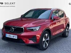Rojo Nuevo 2025 Volvo XC40 Core SUV | 41.800 € (Precio justo)