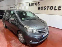 Gris Usado 2013 Toyota Yaris SoHo Utilitario | 6495 € (Precio justo)