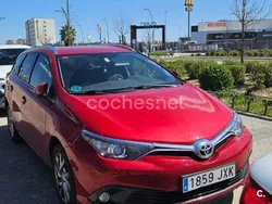 Granate Usado 2017 Toyota Auris Active Familiar | 12.400 € (Precio justo)