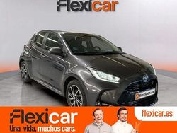 Gris Usado 2022 Toyota Yaris Hybrid Plus Berlina | 20.470 € (Precio justo)