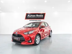 Granate Usado 2022 Toyota Yaris Hybrid Active Berlina | 16.990 € (Buen precio)