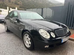Negro Usado 2004 Mercedes E270 Classic Berlina | 5500 € (Buen precio)