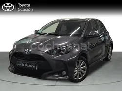 Gris / plata Usado 2024 Toyota Yaris Hybrid Active Berlina | 21.400 € (Precio justo)