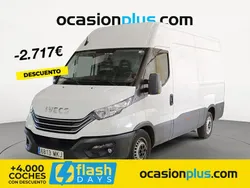 Blanco Usado 2023 Iveco Daily Berlina | 29.890 € (Precio justo)