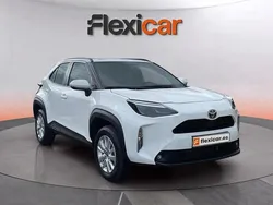 Blanco Nuevo 2025 Toyota Yaris Hybrid Active | 23.390 € (Precio justo)