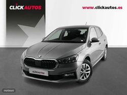 Gris Usado 2024 Skoda Fabia Selection | 19.950 € (Precio justo)