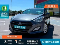 Gris Usado 2015 Hyundai i30 Berlina | 8190 € (Buen precio)
