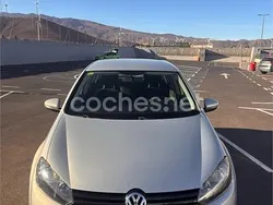 Gris / plata Usado 2009 VW Golf VI Advance Berlina | 6200 € (Precio justo)