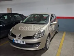 Beige Usado 2007 Renault Clio II Berlina | 3000 € (Buen precio)