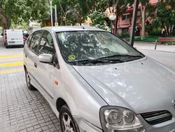 Gris / plata Usado 2005 Nissan Almera Tino Acenta Monovolumen | 2990 €