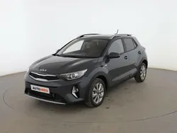 Gris / plata Usado 2022 Kia Stonic SUV | 17.399 € (Precio justo)