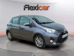 Gris Usado 2017 Toyota Yaris Active Berlina | 8990 € (Buen precio)