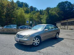 Gris / plata Usado 2003 Mercedes CLK270 Elegance Coupe | 2999 € (Buen precio)