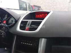 Gris / plata Usado 2007 Peugeot 207 Berlina | 2600 € (Buen precio)