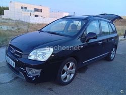 Negro Usado 2009 Kia Carens Monovolumen | 4800 €