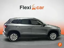 Gris Usado 2023 Skoda Karoq Ambition SUV | 17.990 €